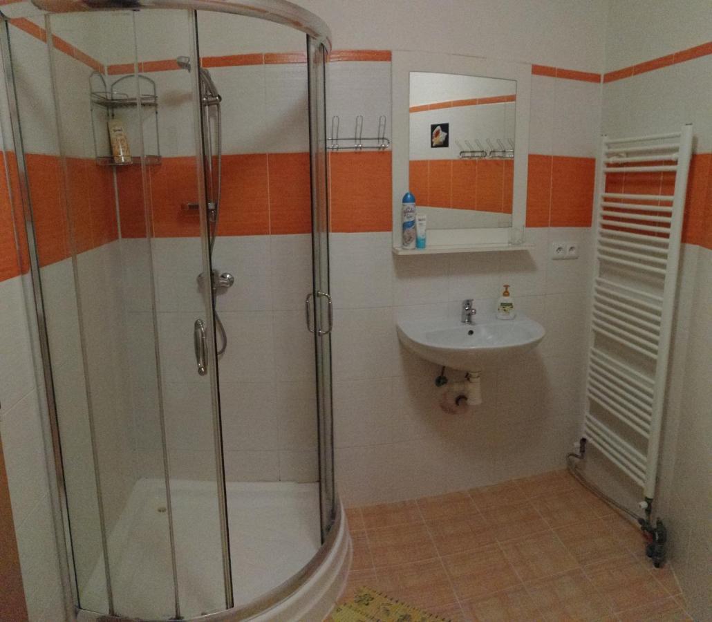 Penzion Pod Zámkem Vizovice Exterior foto